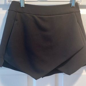 Black Skort